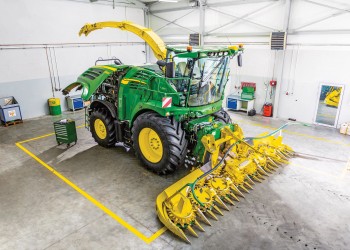 Кормозбиральний комбайн John Deere 8500